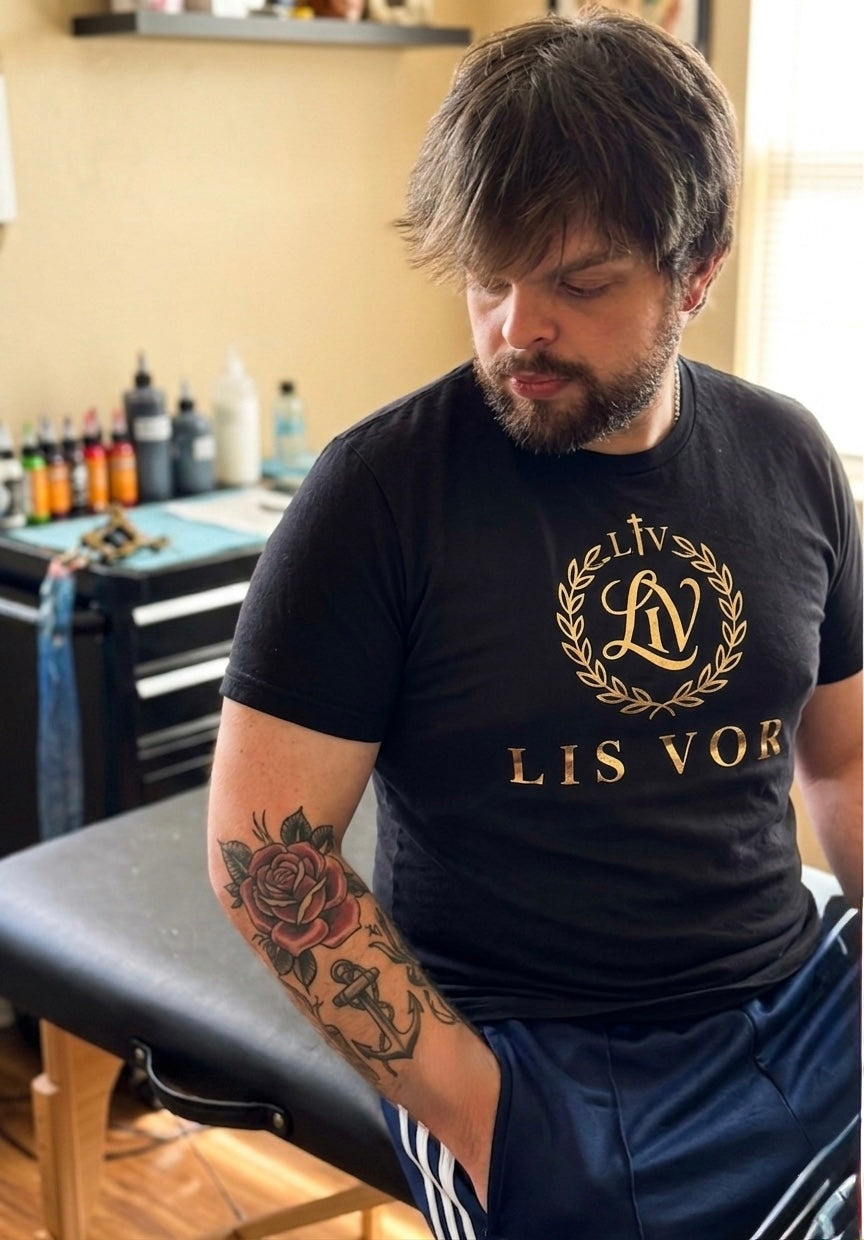 LIS VOR Signature Crest Tee